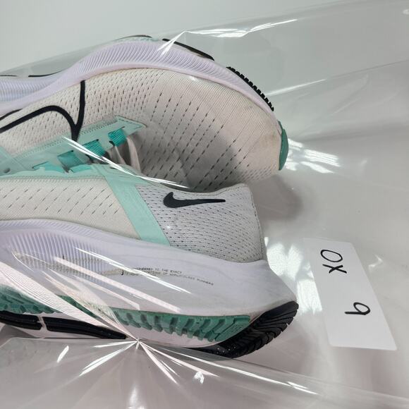 Nike Air Zoom Pegasus 38 White Light Green Running Shoes CW7358-102 Women's Sz 8 - Picture 11 of 11